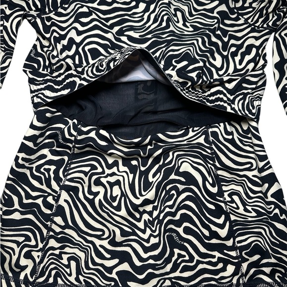 Fabletics Women’s Trinity Performance Jacket in Marbled Zebra XXS - Picture 9 of 13